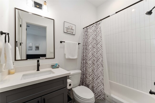 Building Photo - 2341 Eagle St