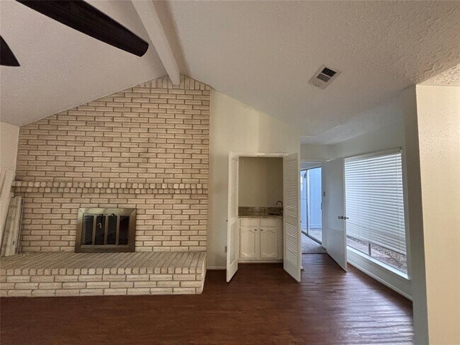 Building Photo - 12614 Campos Dr
