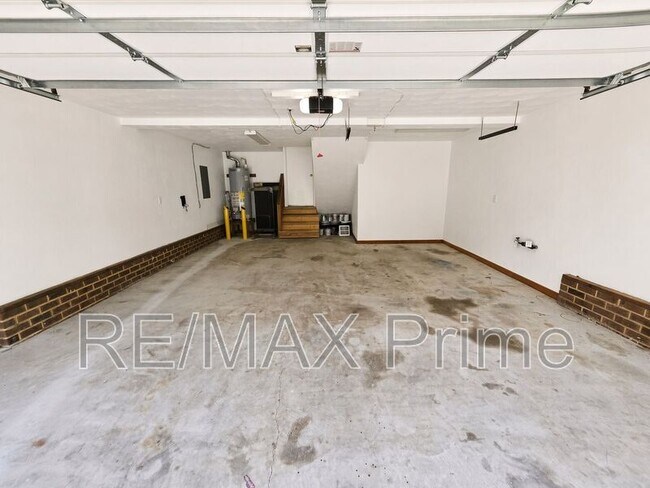 Building Photo - 413 Saddle Ct