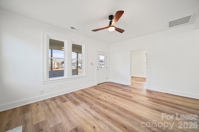 Building Photo - 1703 Lowder St