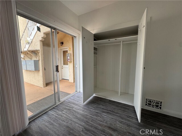 Building Photo - 364 Cliff Dr