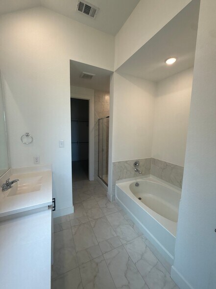 Building Photo - 5075 Brooklet Blvd