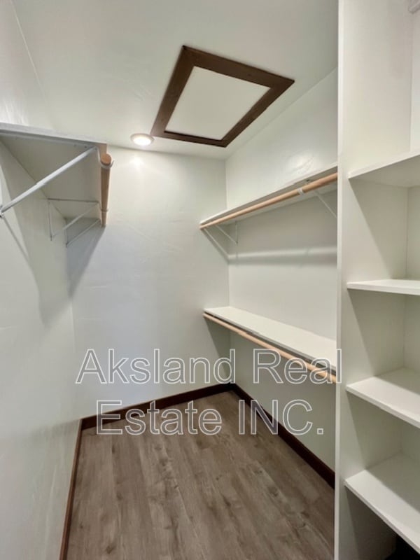 Building Photo - 908 Roosevelt Ave
