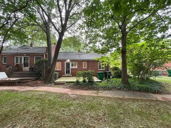 Building Photo - 1831 Jameston Dr