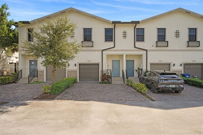 Primary Photo - 757 SW 11th St