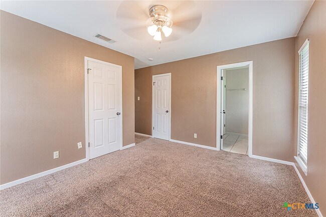 Building Photo - 3006 Belmont Dr
