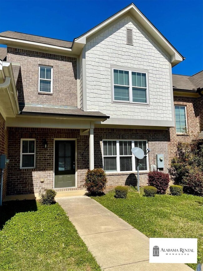 Building Photo - Townhome for rent in Chelsea!  Available to View Now!!!  DEPOSIT PENDING!!!