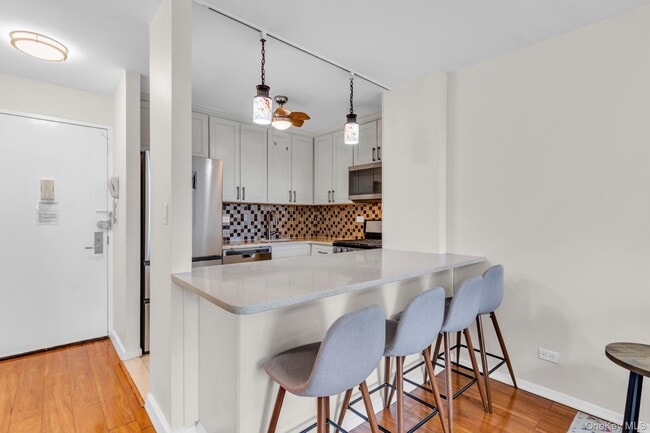 Building Photo - 340 E 93rd St