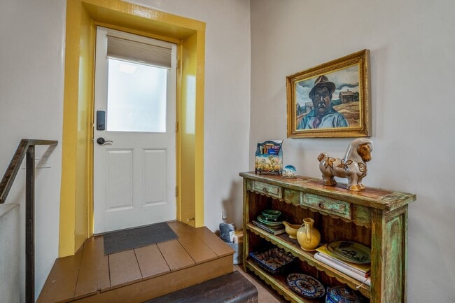 Building Photo - 573 W San Francisco St