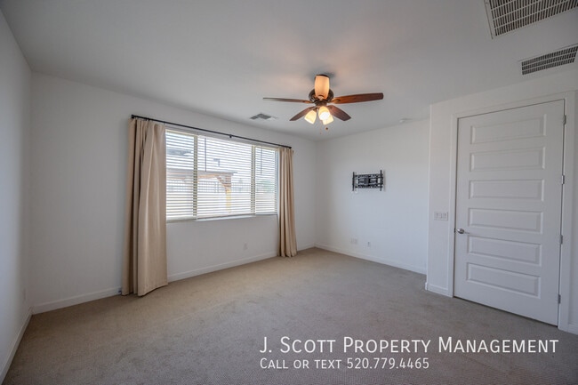 Building Photo - 6910 S 12th Pl
