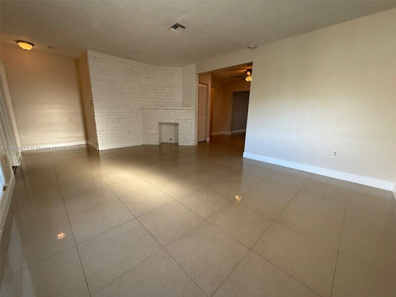 Building Photo - 7654 Indigo St