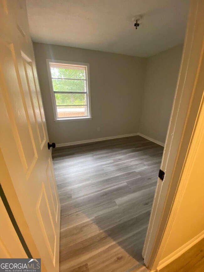 Building Photo - 29 Highland Park Dr