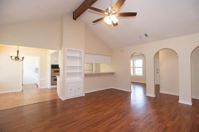 Building Photo - 1013 Ramble Creek Dr