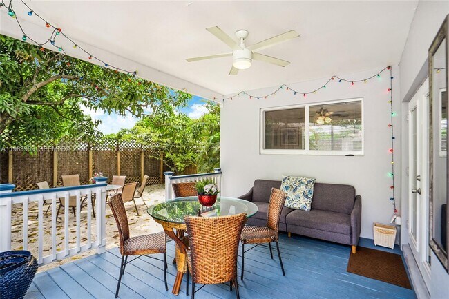 Building Photo - 113 SW 2nd St