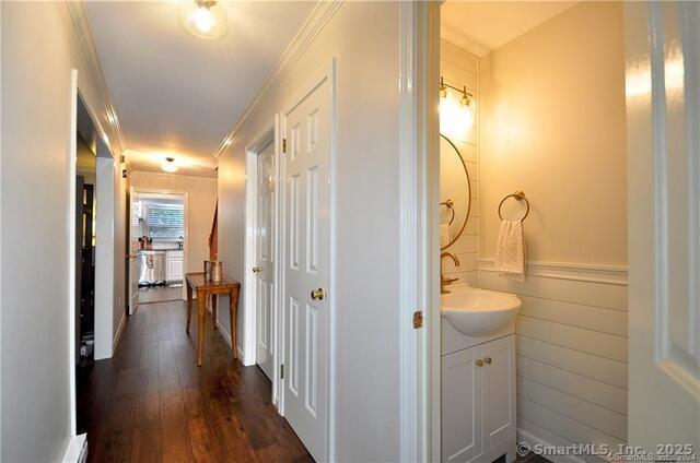 Building Photo - 44 Garden St