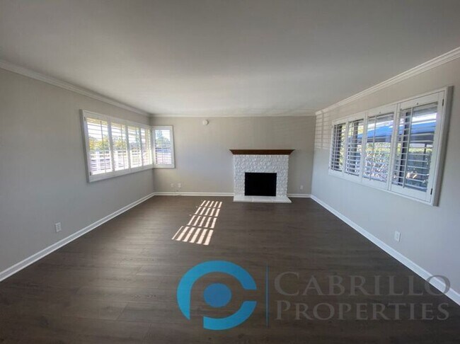 Building Photo - 3076 Governor Dr