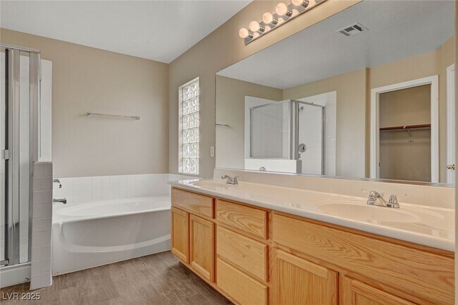 Building Photo - 893 Dancing Vines Ave