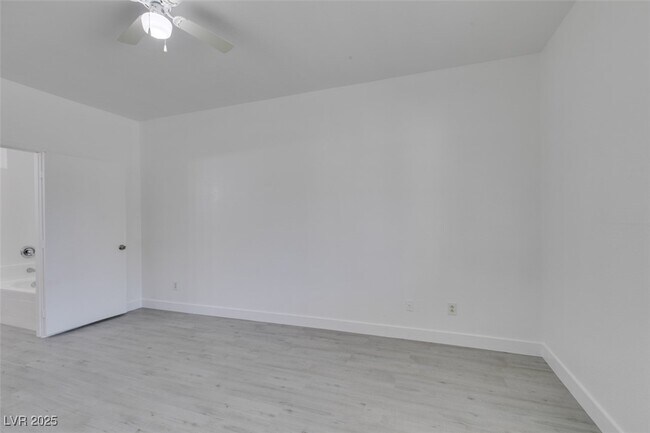 Building Photo - 5655 E Sahara Ave