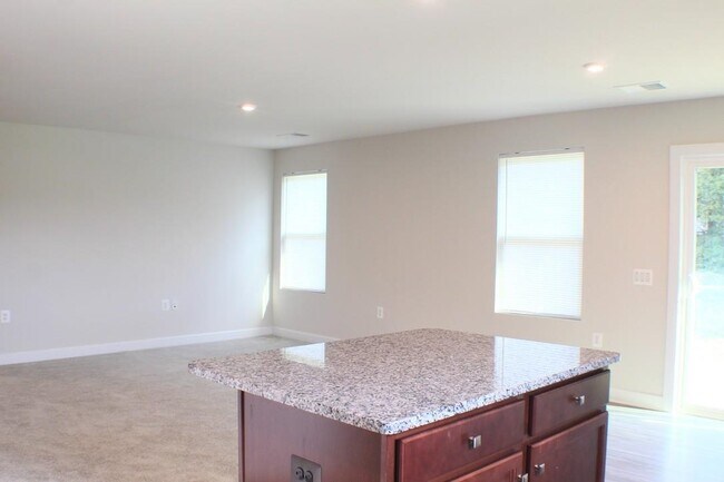 Building Photo - 109 S Peak Dr