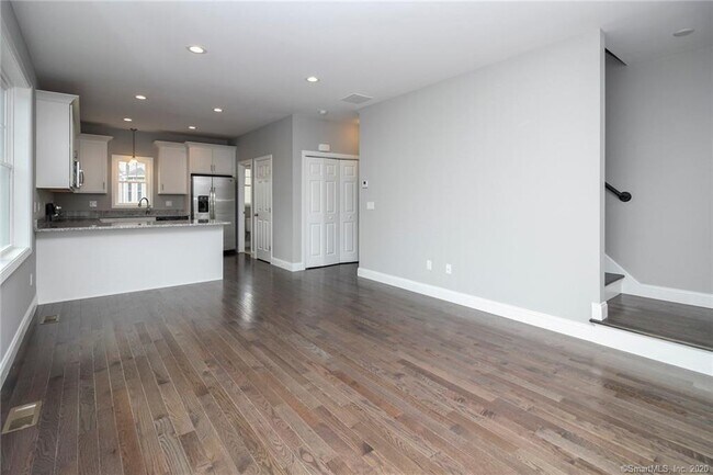 Building Photo - 35 Ringgold St