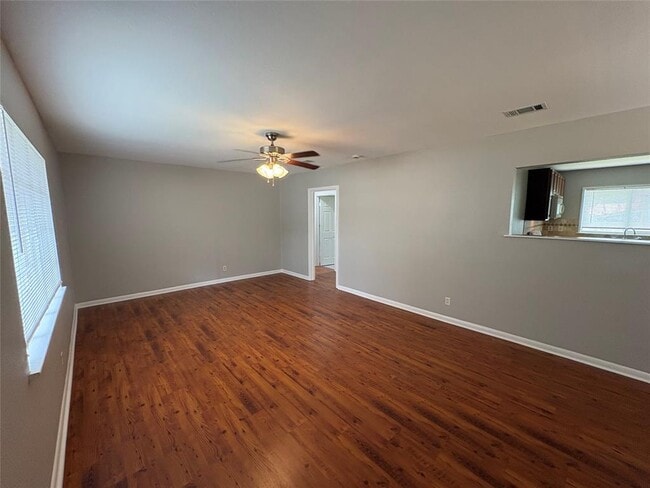 Building Photo - 1307 Corona Dr