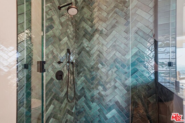 Building Photo - 8242 Hillside Ave