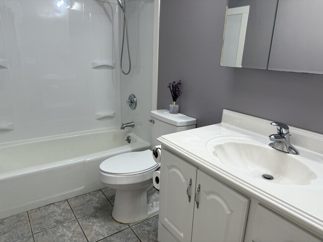 Building Photo - 122 Longleaf Cir