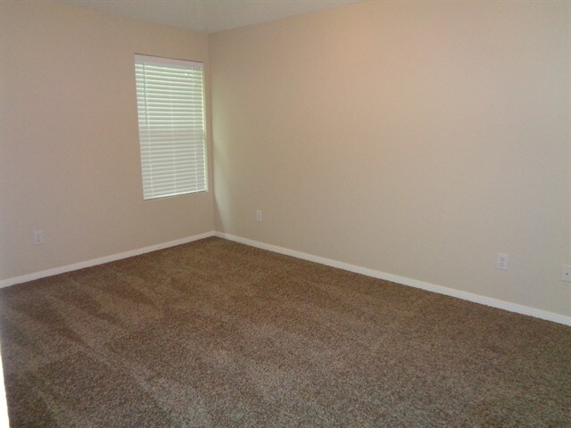 Building Photo - 15129 Grassington Dr