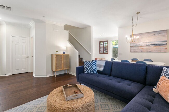 Building Photo - Exquisite beach home with Ocean and Harbor activities abound!