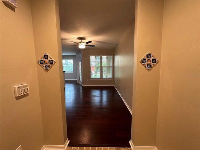 Building Photo - 1910 E Palm Ave