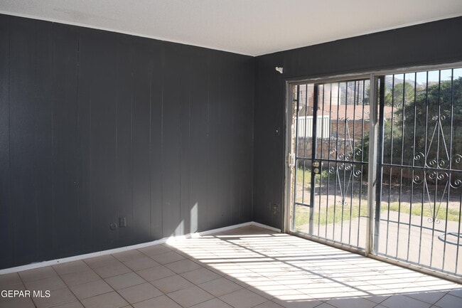 Building Photo - 136 N Festival Dr