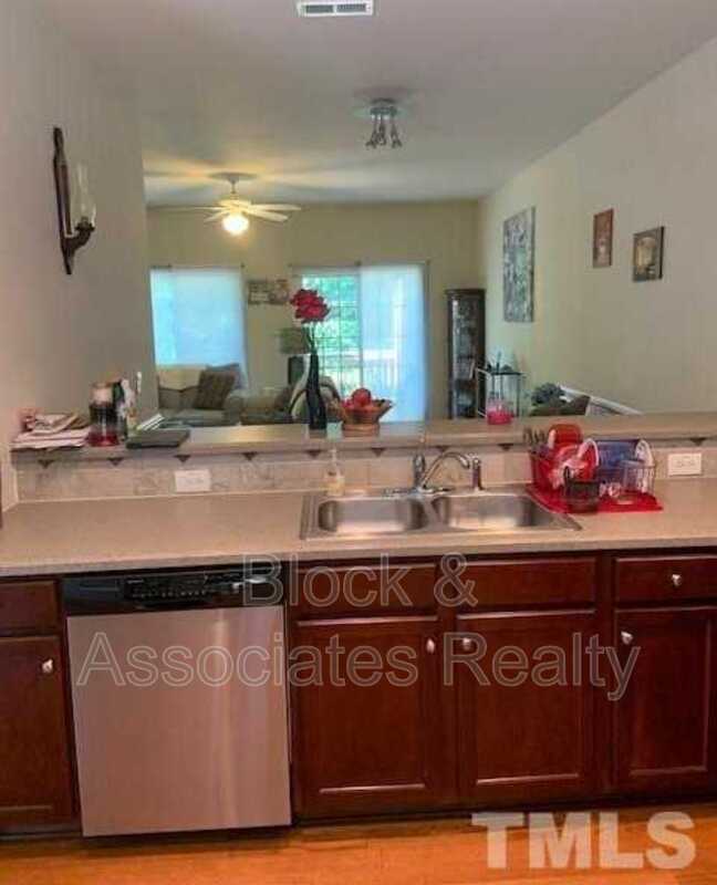 Building Photo - 320 Linden Park Ln