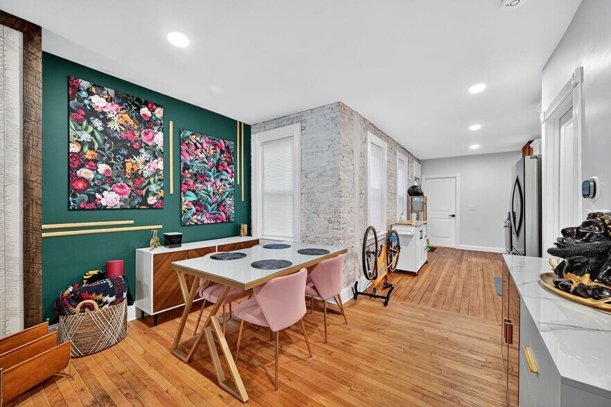 Building Photo - 147 E Liberty St