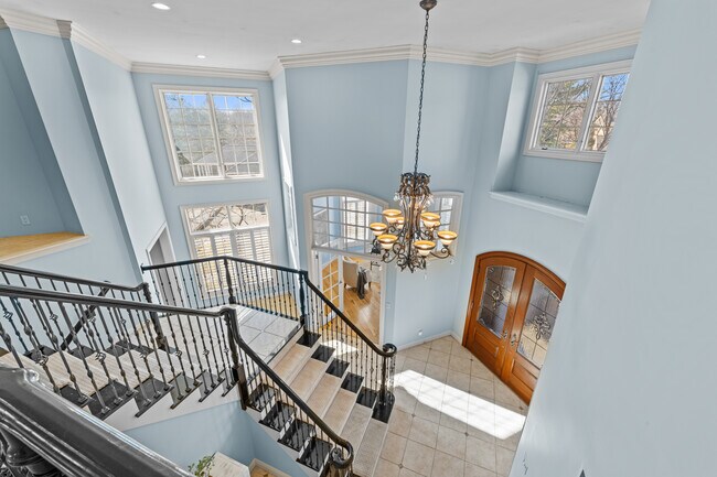 Building Photo - 12932 Sunset Bluff Ct