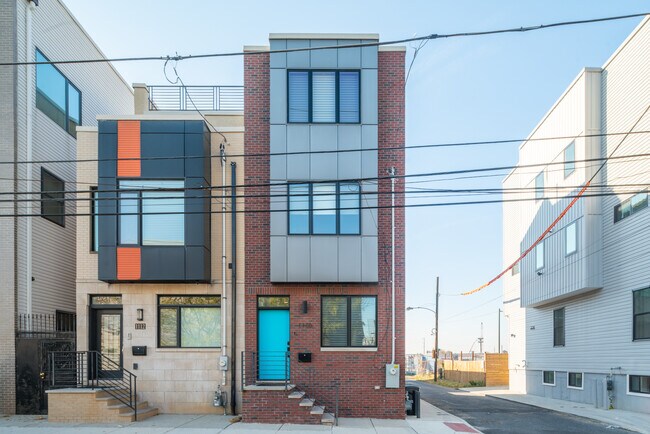 Building Photo - 1110 S 27th St