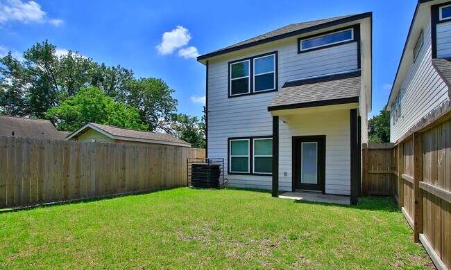 Building Photo - 4337 Faulkner St