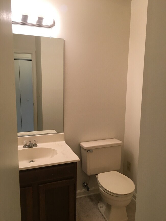 Building Photo - 656 Oleander Cir