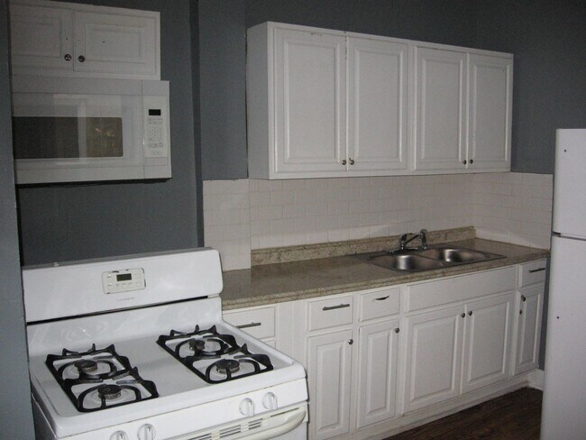 Building Photo - 878 N 50th St