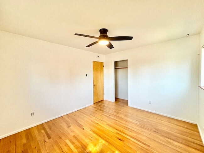 Building Photo - South Denver Brick Ranch