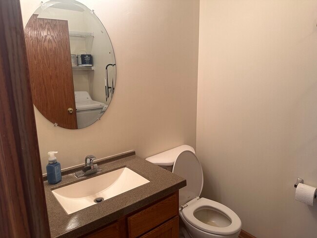 Building Photo - 434 S Peace Rd