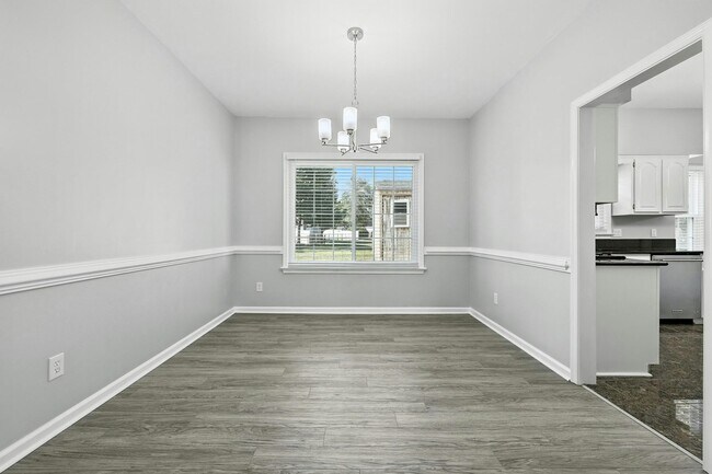 Building Photo - 412 Desertmartin Way