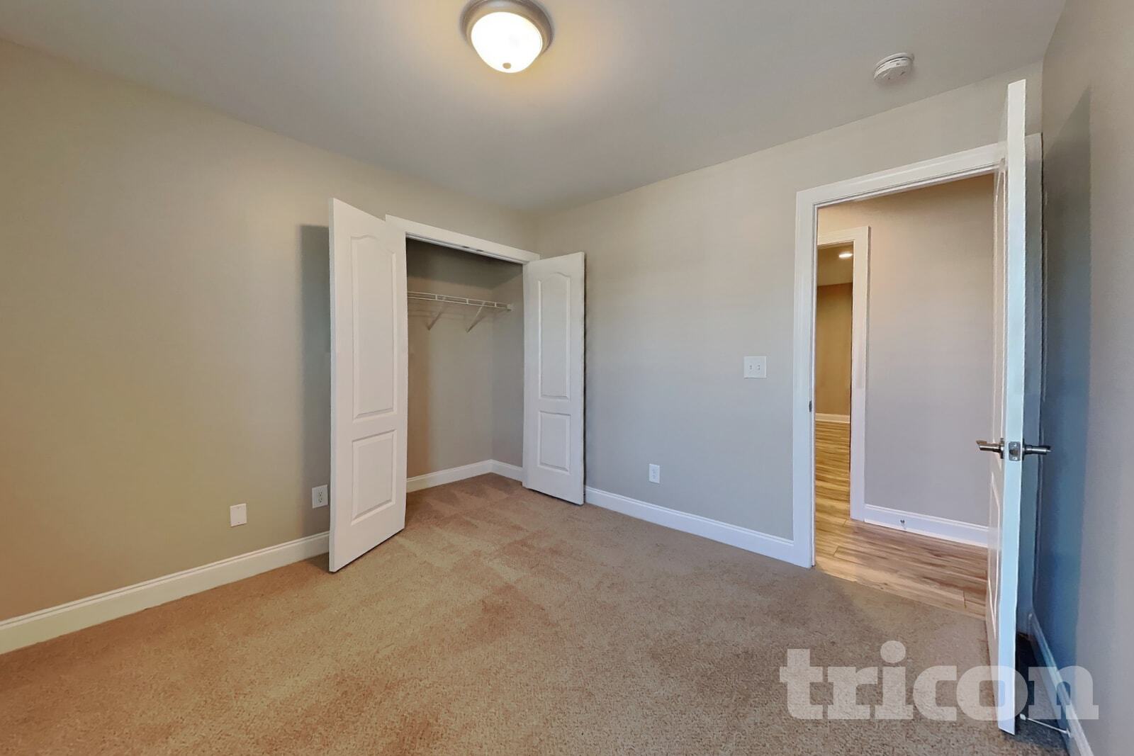 Building Photo - 302 Oxfordshire Dr