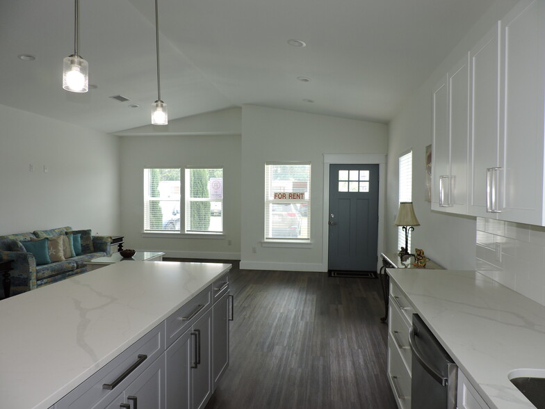 Building Photo - 12610 Erin Lea Ln