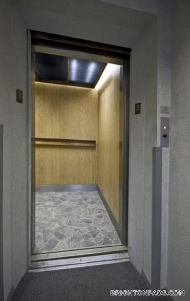 Building Photo - 125 Chiswick Rd