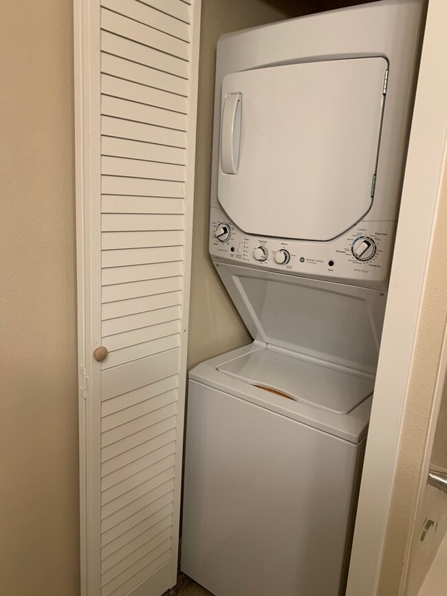 Building Photo - 8308 128th Ave NE