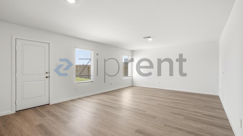 Building Photo - Unit
