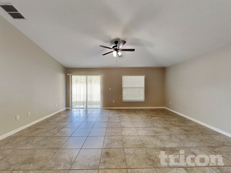 Building Photo - 9701 Sage Creek Dr