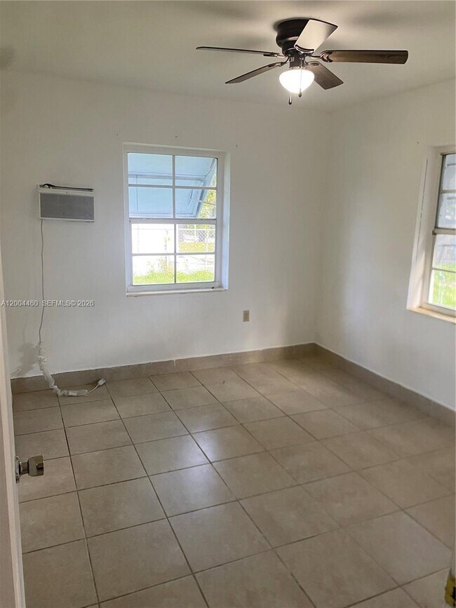 Building Photo - 1070 NW 147th St