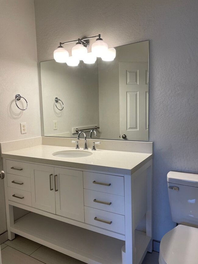 Building Photo - Beautiful 3 Bed, 2.5 Bath Home for Rent – Bright & Spacious in a Great Neighborhood
