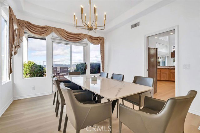 Building Photo - 21881 Via Del Lago